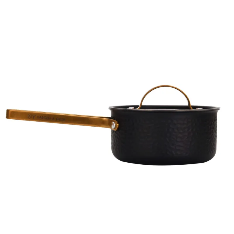 Arvet hamrad svart kastrull med lock Viggo, 1 liter Köp nu